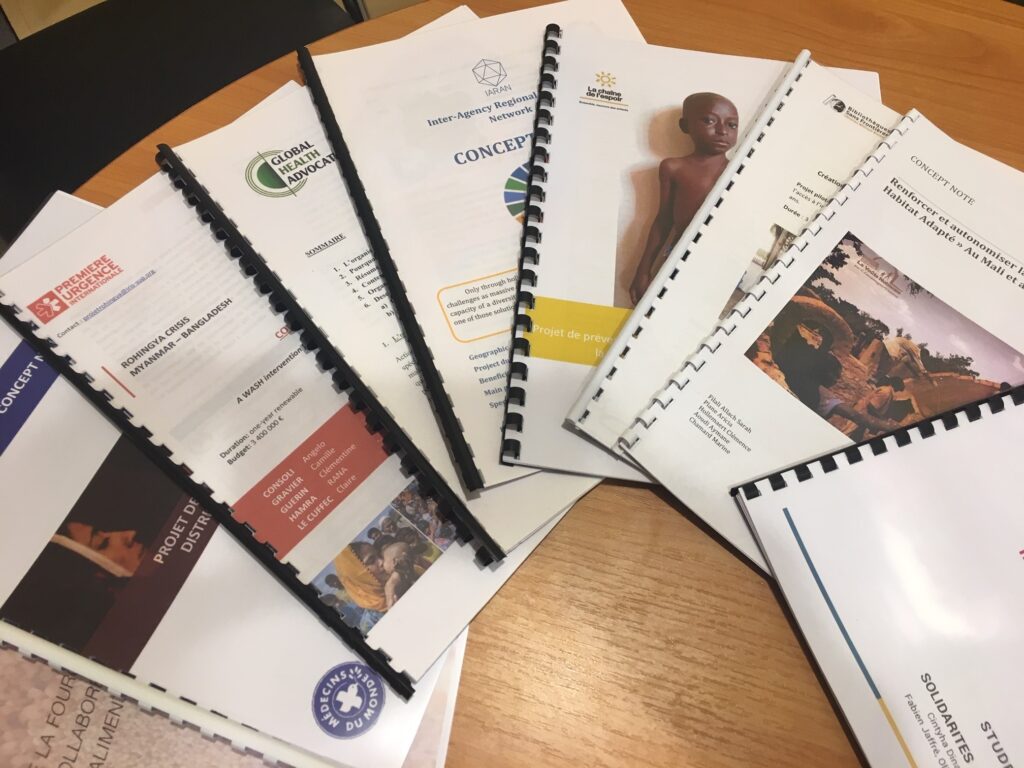 Les étudiants Manager humanitaire - responsable de programmes internationaux présentent leurs proposals