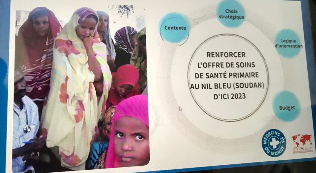 Les étudiants Manager de programmes internationaux présentent leurs projets devant un jury de professionnels