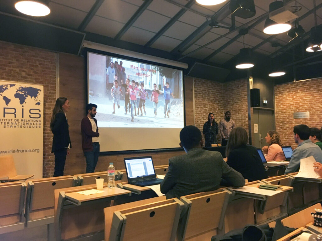 Les étudiants Manager humanitaire présentent leurs projets devant un jury de professionnels