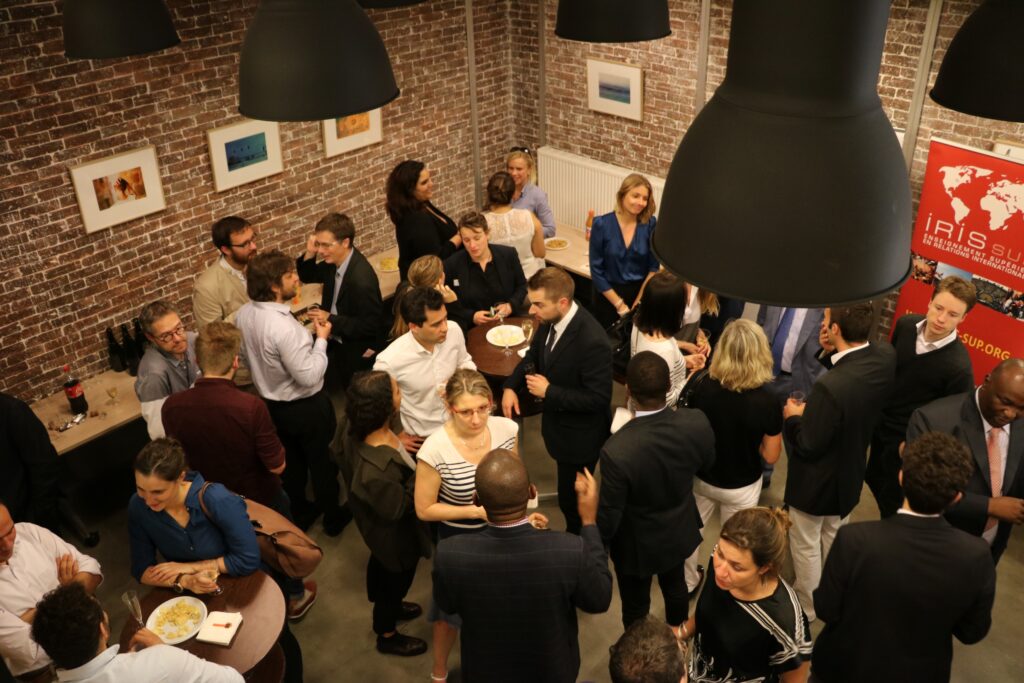 Les étudiants à distance d'IRIS Sup' à Paris