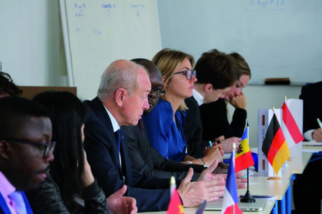 Les étudiants à distance d'IRIS Sup' à Paris