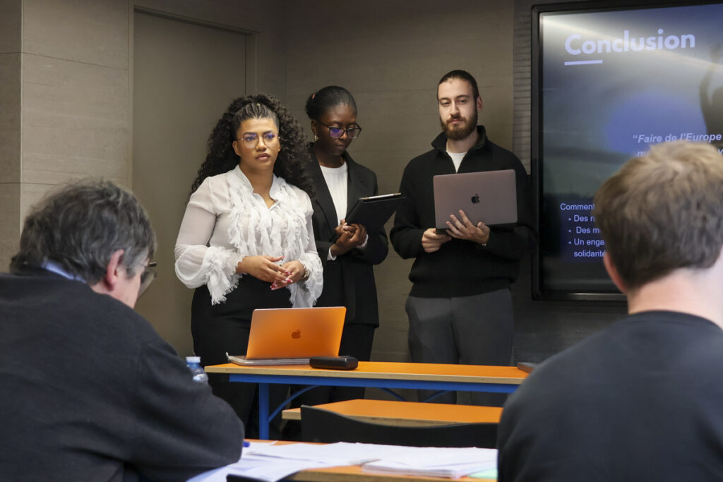 Les étudiantes et étudiants de GéoPro présentent leurs rapports d'analyse