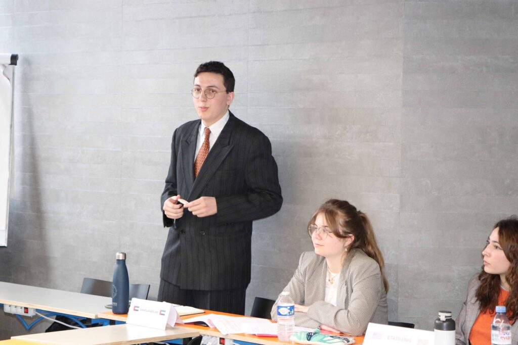 Exercice de simulation de négociation internationale pour les étudiantes et étudiants de 1re année