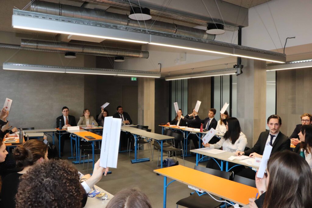 Exercice de simulation de négociation internationale pour les étudiantes et étudiants de 1re année