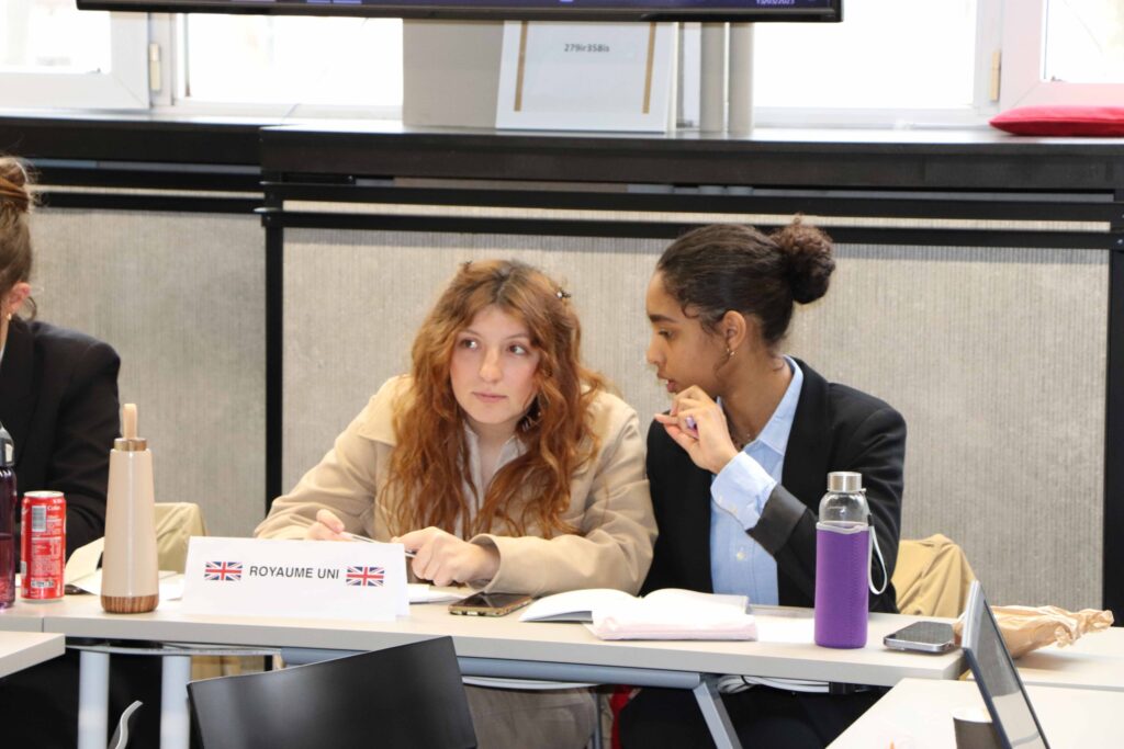 Exercice de simulation de négociation internationale pour les étudiantes et étudiants de 1re année