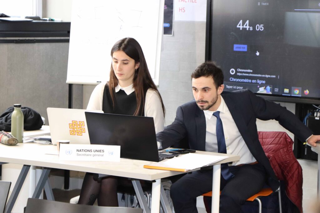 Exercice de simulation de négociation internationale pour les étudiantes et étudiants de 1re année