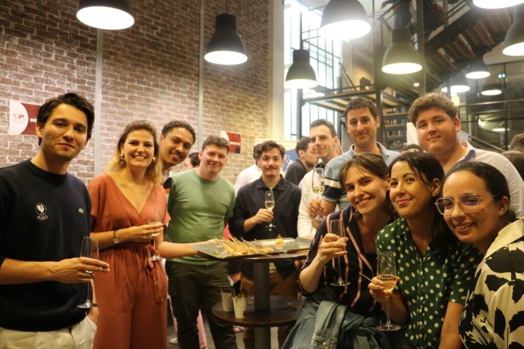 Les étudiants à distance IRIS Sup' à Paris pour leurs examens