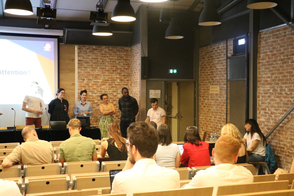 Les étudiants à distance IRIS Sup' à Paris pour leurs examens