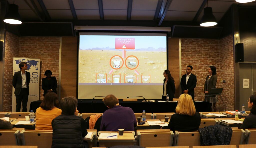 Les étudiants RPI présentent leurs projets devant les ONG