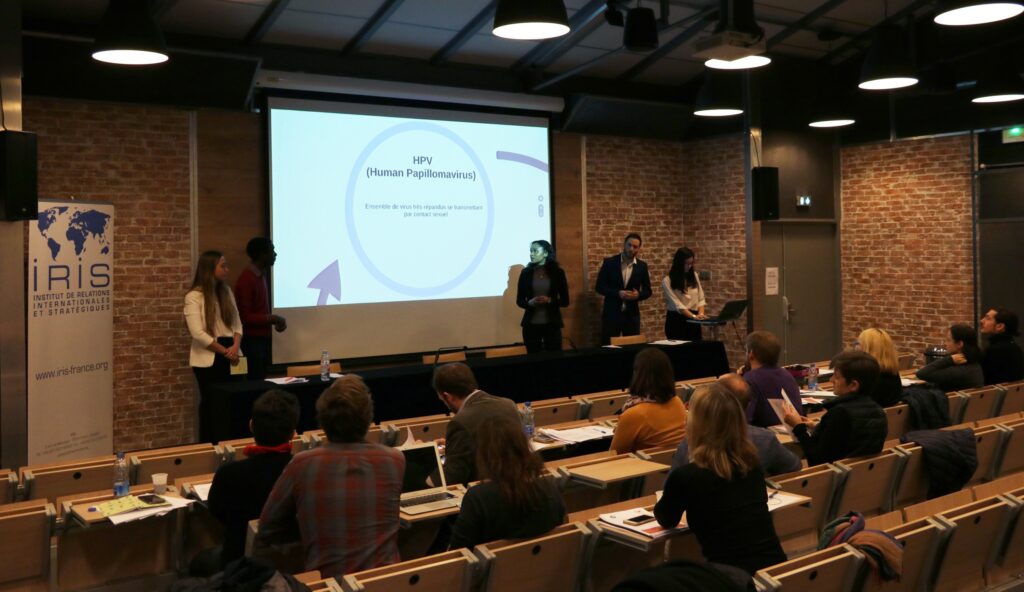 Les étudiants RPI présentent leurs projets devant les ONG