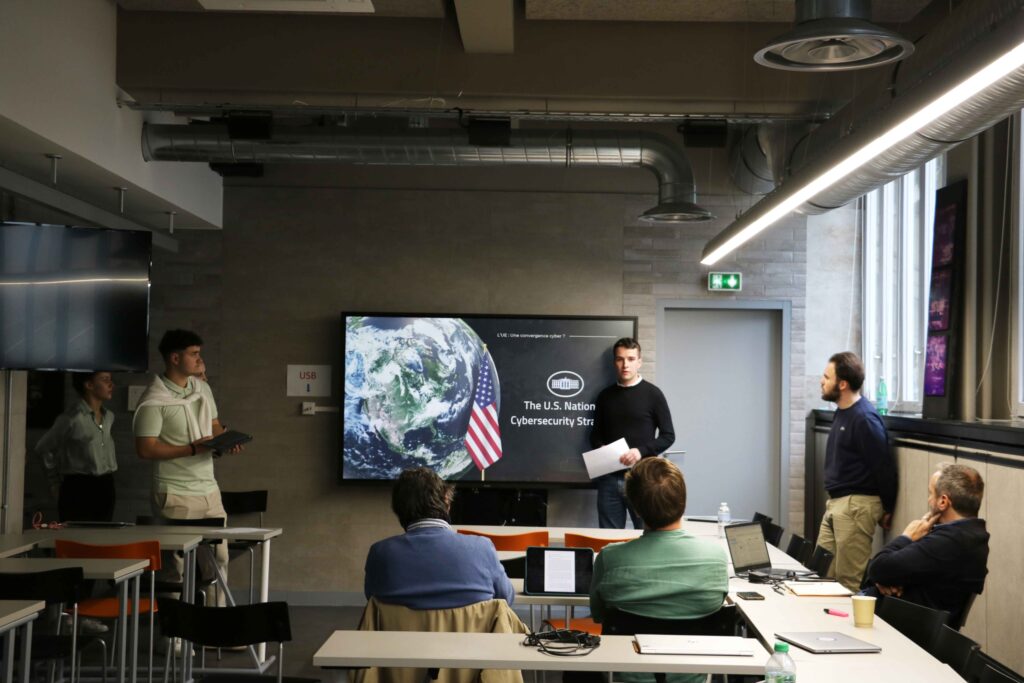 Les étudiantes et étudiants de deuxième année en présentiel passent à l'oral !