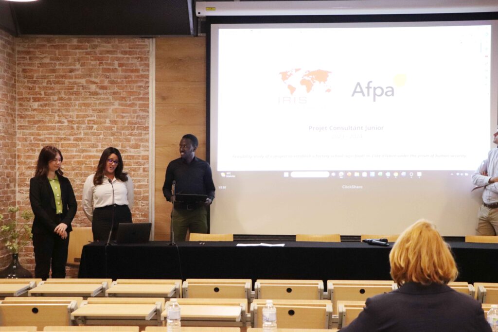 Les étudiantes et étudiants de deuxième année en présentiel passent à l'oral !