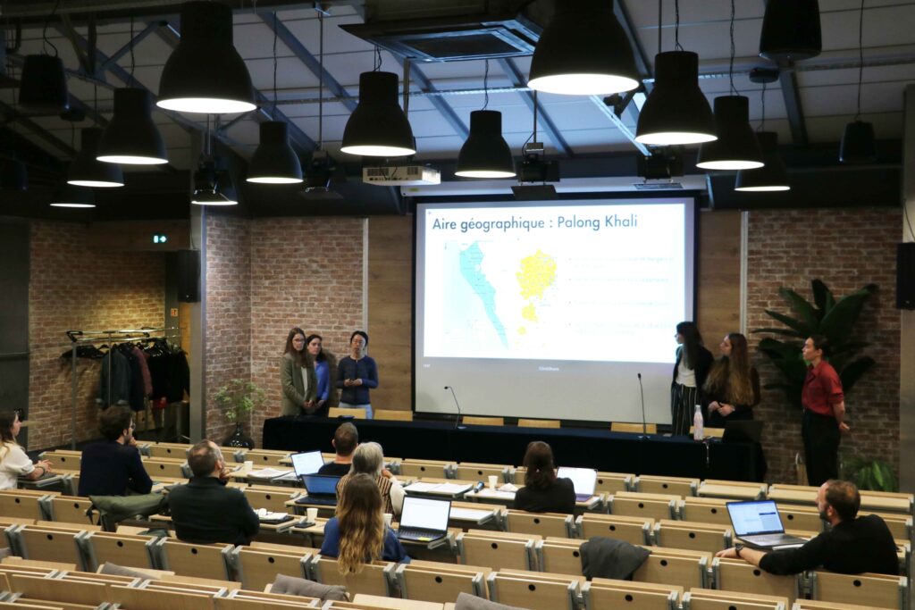 Les étudiantes et étudiants de deuxième année en présentiel passent à l'oral !