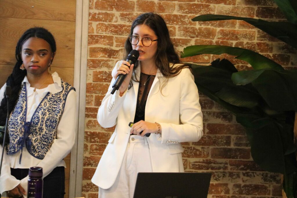 Les étudiantes et étudiants de deuxième année en présentiel passent à l'oral !