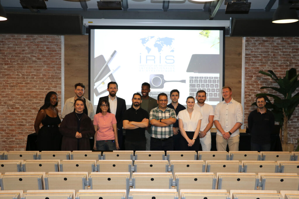 Les étudiants et étudiantes en enseignement à distance étaient à Paris pour leur semaine d'examens