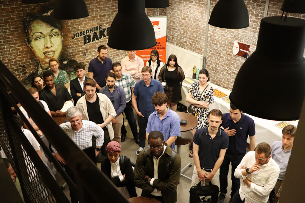 Les étudiants et étudiantes en enseignement à distance étaient à Paris pour leur semaine d'examens