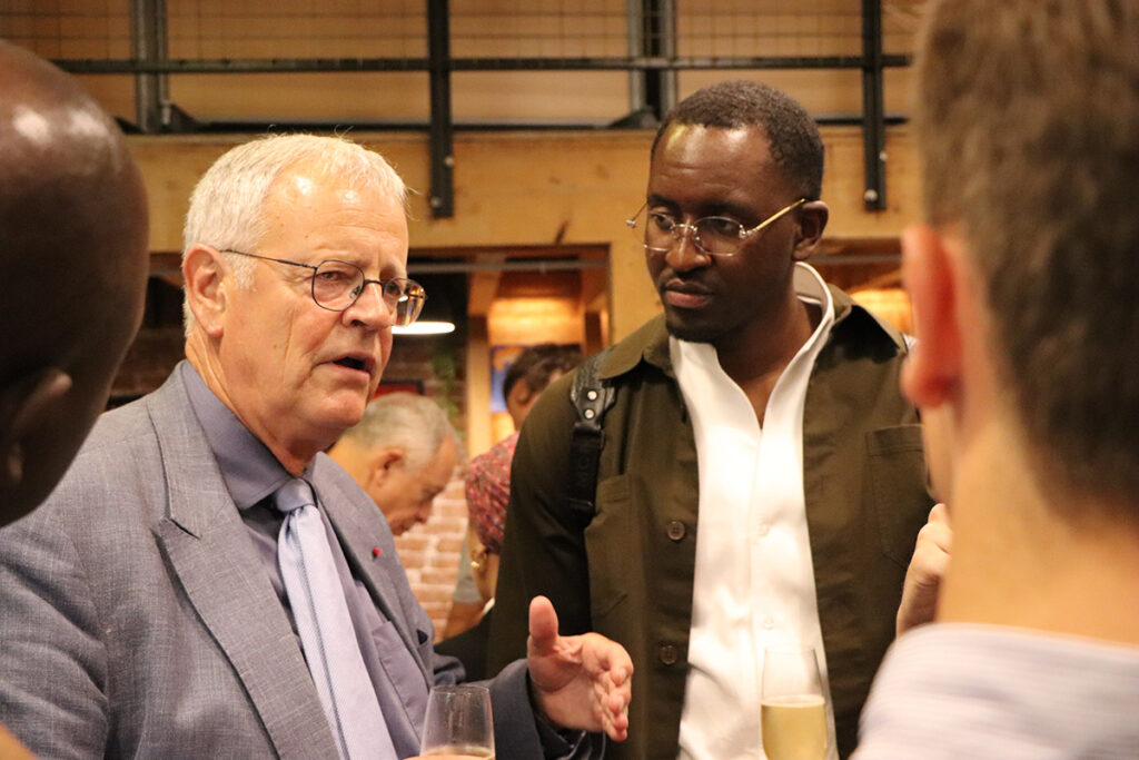 Les étudiants et étudiantes en enseignement à distance étaient à Paris pour leur semaine d'examens