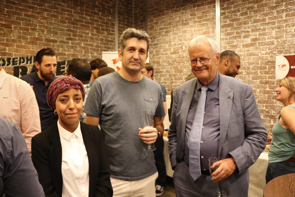 Les étudiants et étudiantes en enseignement à distance étaient à Paris pour leur semaine d'examens