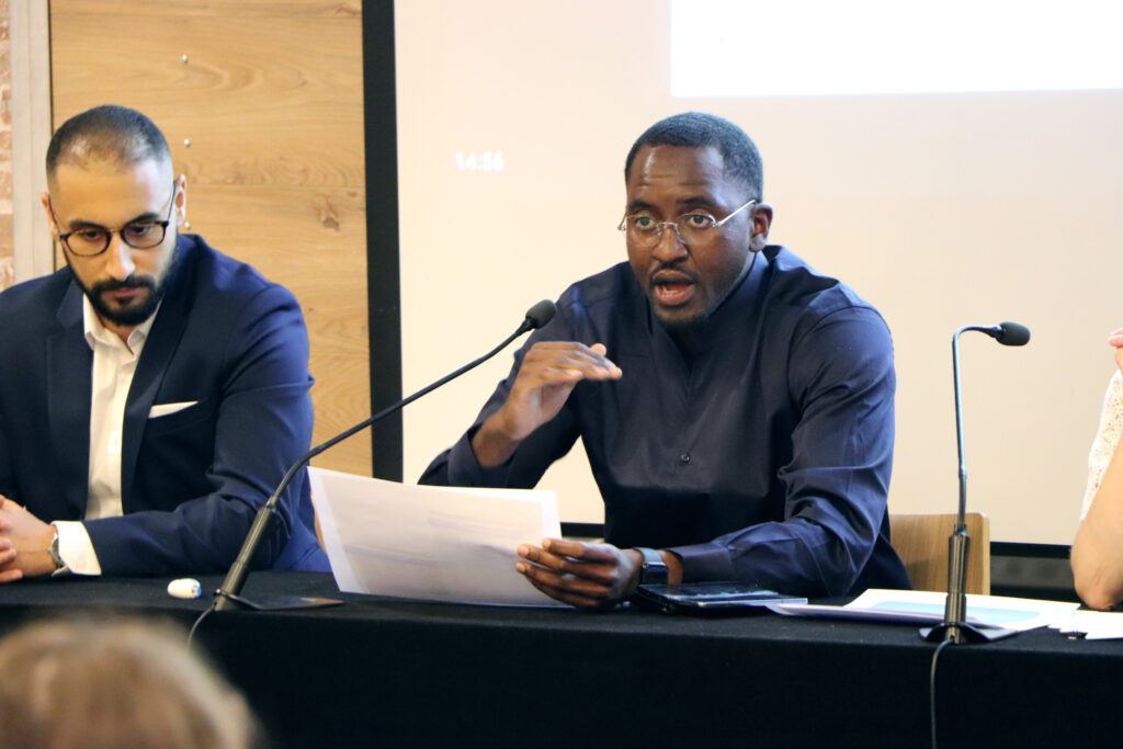 Les étudiants et étudiantes en enseignement à distance étaient à Paris pour leur semaine d'examens