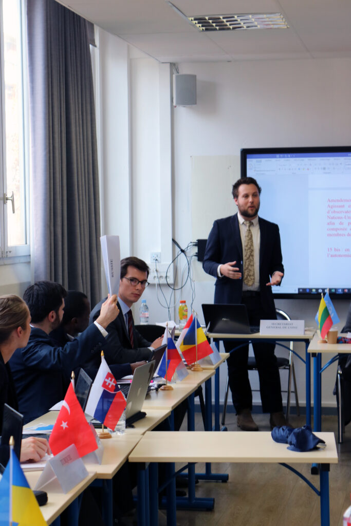 Les étudiants de la promo Défense, sécurité et gestion de crise en négociation internationale...