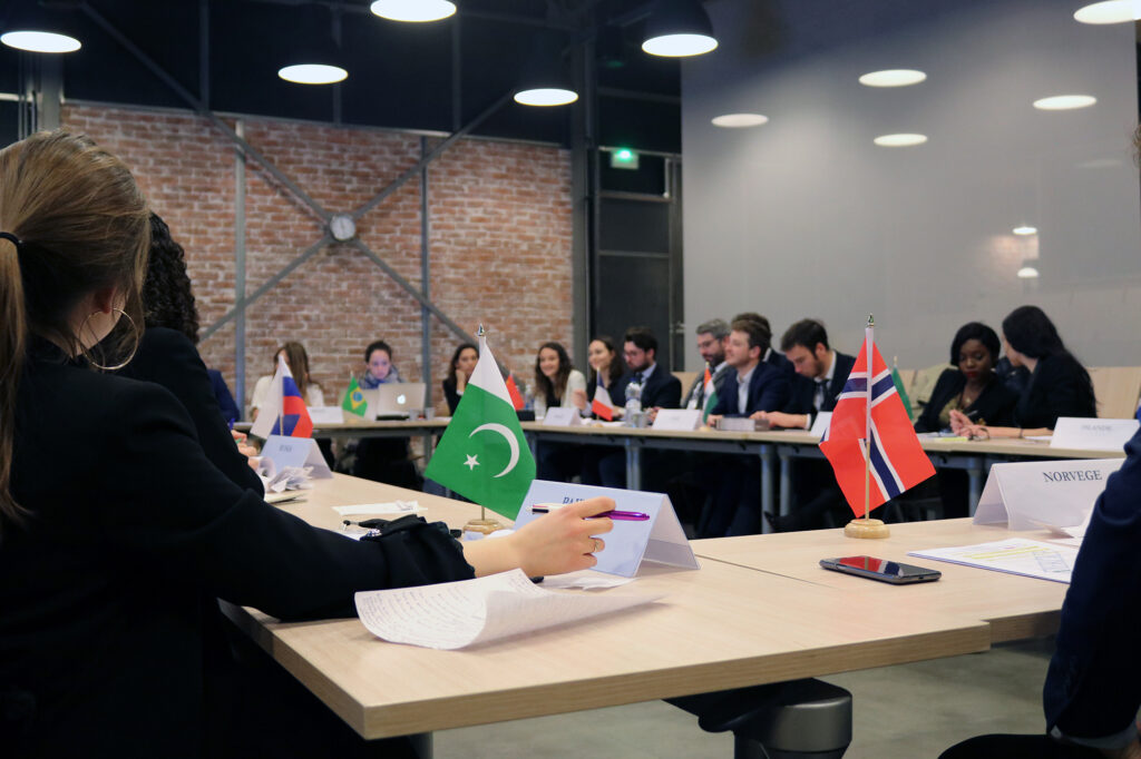 Exercice de simulation de négociation internationale pour la promotion Géopolitique et prospective