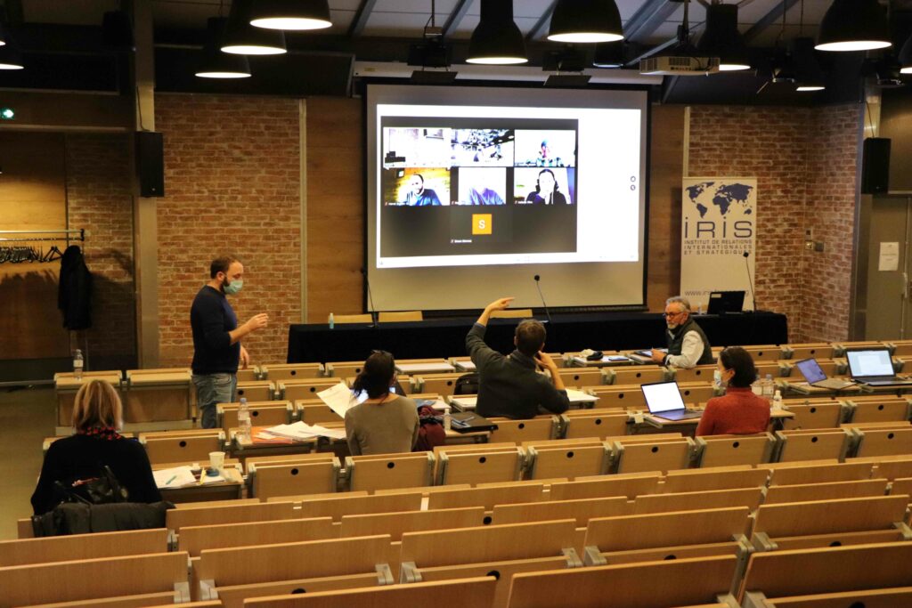 Les Managers de programmes internationaux - Humanitaire et Développement présentent leur concept note devant leurs tuteurs