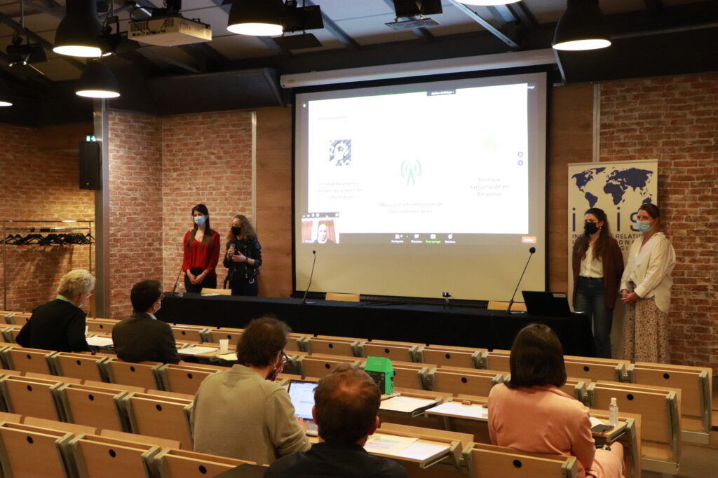 Les Managers de programmes internationaux – Humanitaire et Développement présentent leurs proposals devant un jury de professionnels